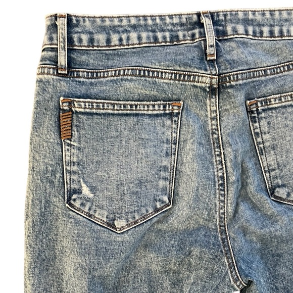 PAIGE Noella Straight Raw Hem Distressed boyfriend Jeans - Picture 9 of 13